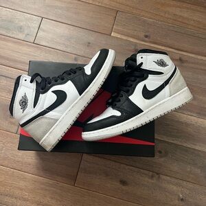 Air Jordan 1 Bleached Coral